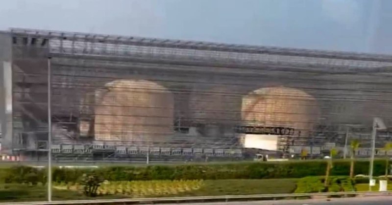 یزدرسا: ⭕️ هراس امارات از حملات پهپادی 🔹️ امارات متحده عربی از ترس حملات پهپادی قفسهای فلزی عظیم اطراف مخازن ذخیره سوخت در ابوظ