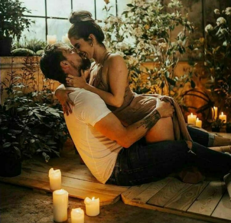 🫦🧿️️️❤️ عشـقـو عـاشـقـی ❤️🧿🫦: My favourite perfume is the smell of your body... عطرِ مورد علاقہ ی من بوی تن توست ...♥️♥️ 