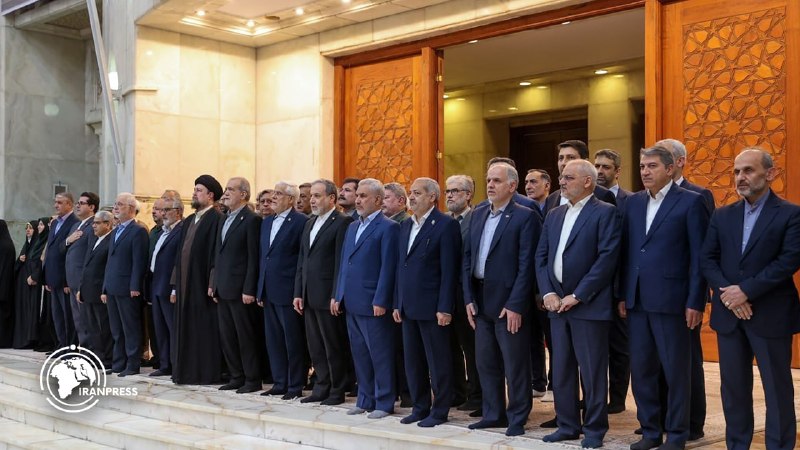 خبرگزاری بین المللی تصویری ایران پرس: 🔴 تجدید میثاق رئیسجمهور و اعضای دولت وفاق ملی با آرمانهای امام راحل (ره) به مناسبت آغاز هفته دولت@farsi_iranpress_com