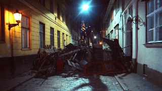 Январь в Риге — это память о баррикадных днях 1991 года.Самые честные свидетели того времени — гранитные камни у Бастионной горки. Их там пять — по числу погибших в трагическую ночь с 19 на 20 января 1991 года.«Подниекс догнал Слапиньша уже у горки. Когда 