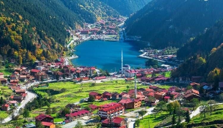 آژانس مسافرتی آوای آریا: ترابزون هوایی از تهران ✈️۴ شب اقامت خاطره انگیز در بهشت سبز کارادنیزرفت ۳۰ مرداد 🤗✅ خدمات :بلیط رفت و برگشت هواپیما ، ۴ 