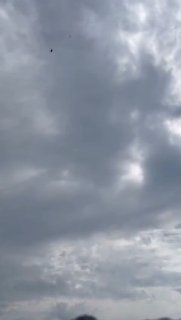 "מטוס הקרב F-16 של חיל האוויר האוקראיני כיוון והפיל מזל"ט מתאבד רוסי "גראני-2" מעל שמי אוקראינה באמצעות תות…