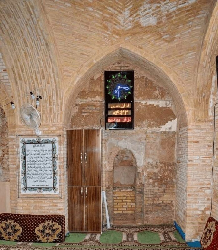 اخبار اصفهان: وقتی محراب، قبله را نشان می‌دهد 🔹️در معماری مسجد، جایگاه محراب اتفاقی نیست. محراب باید در دیوار قبله قرار گیرد تا امام‌ج