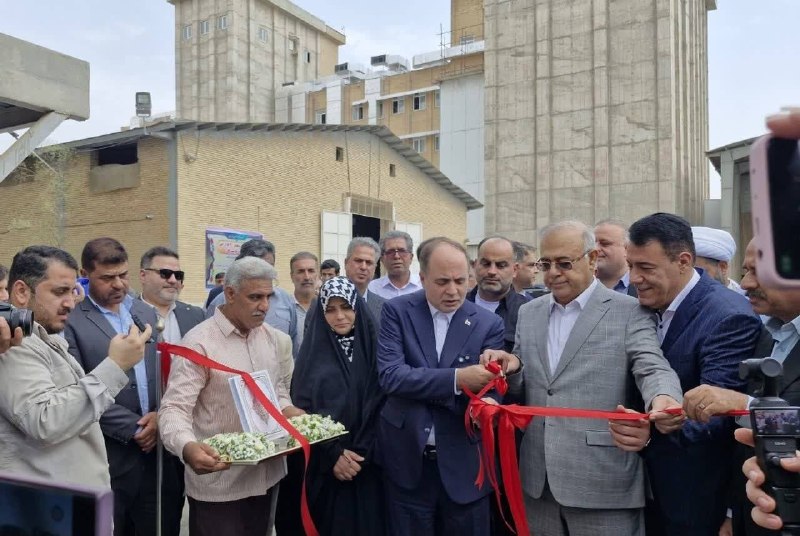 روزنامه ایران: ⭕️ وزیر جهادکشاورزی سیلوی ۷۰ هزار تنی مروارید هرمزگان را افتتاح کرد🔹سیلوی ۷۰ هزار تنی مروارید هرمزگان با هدف ارتقای ذخیر