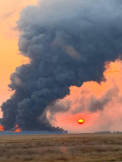 В результате атак БПЛА загорелись склады Ozon на юге России, погибли двое детейВ Краснодаре в результате атаки беспилотников погибли двое детей, сообщил губернатор Краснодарского края. По его словам, обломки БПЛА упали на частный детский центр, еще семь де