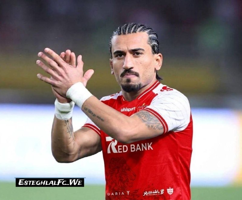 کانال هواداران استقلال: پرسپولیسا میگم صالح رو نیم فصل جذب کنیم😐😂⚽️ @EsteghlalFc ⚽️