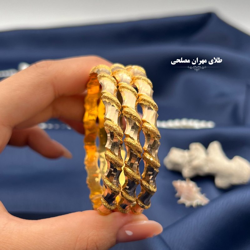 طلای مهران مصلحی💚: #النگو_استخونی⚖️وزن : ۷/۴۴٠ 💰قیمت: ۱۹٠/۹٠٠/۰۰۰ ─────✧─────جهت ثبت سفارش به ایدی زیر پیام دهید: 👇@mehranmoslehigoldd─────
