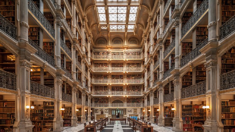 Lost in titlesGeorge Peabody Library, Baltimore, Maryland (© Wim Wiskerke/Alamy)