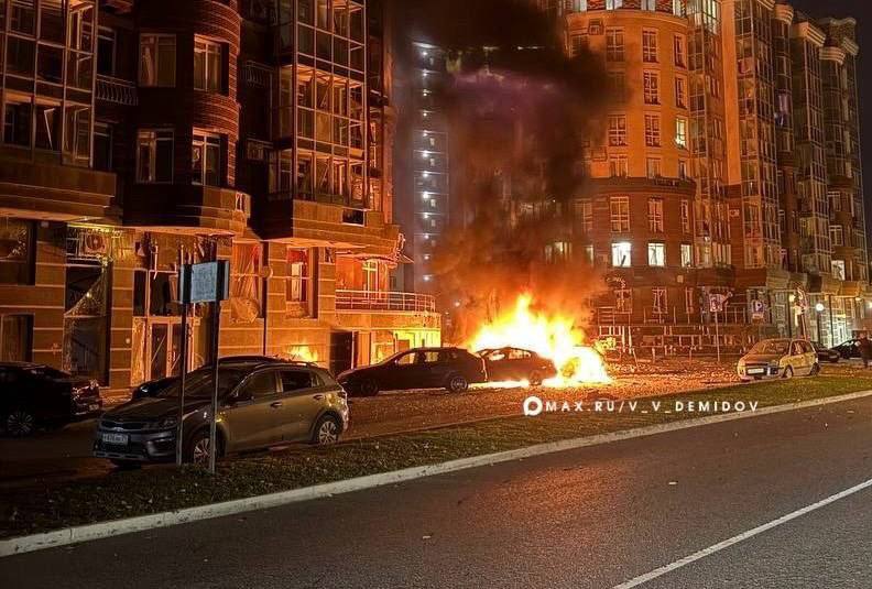 כתוצאה מתקיפת כטב"מ על בלגורוד, נרשמה הרס חמור של מלאי דיור, נפגעו מכוניות, וכן מתקנים חברתיים ומסחריים. במ…