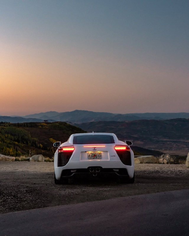 Lexus LFA 4