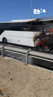 🇮🇱 אוטובוס עלה באש בכניסה לבית שמש. אוטובוס נוסעים עלה באש תוך כדי נסיעה בכביש 3855 בכניסה המזרחית לבית ש…