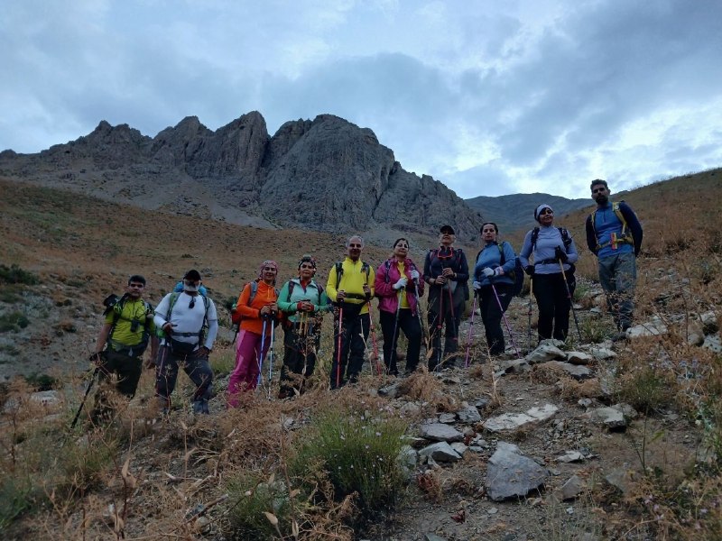 هیئت کوهنوردی و صعودهای ورزشی شهرستان کرج: 🏔 به نام پروردگار کوهستان🏔🚩باشگاه آراز برگزار کرد✅️صعود به قله زیبای سرکچالبلندای4130⛰منطقه اجرا:تهران،شمشک✅️سرپرست برنا