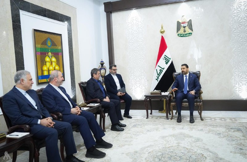 اورنا نیوز - اخبار ارومیه: دیدار همتی با نخستوزیر عراق🔹«علی فالح الزیدی» نخستوزیر عراق در دیدار با عبدالناصر همتی، رئیس کل بانک مرکزی ایران، بر ر
