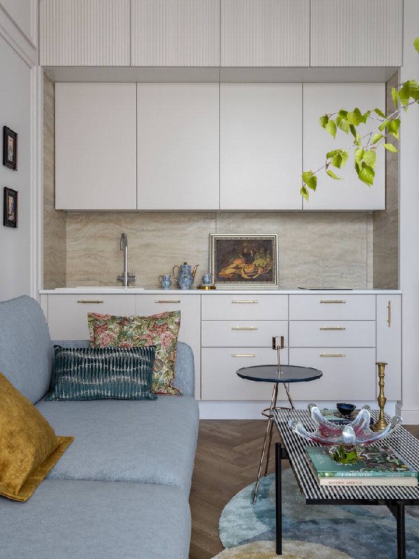 Квартира с атмосферой старинной усадьбы для мамы. Дизайнеры создали интерьер, в котором современный комфорт и удобства сочетаются с расслабленной а... - изображение 3 - атмосферой, усадьбы, квартира