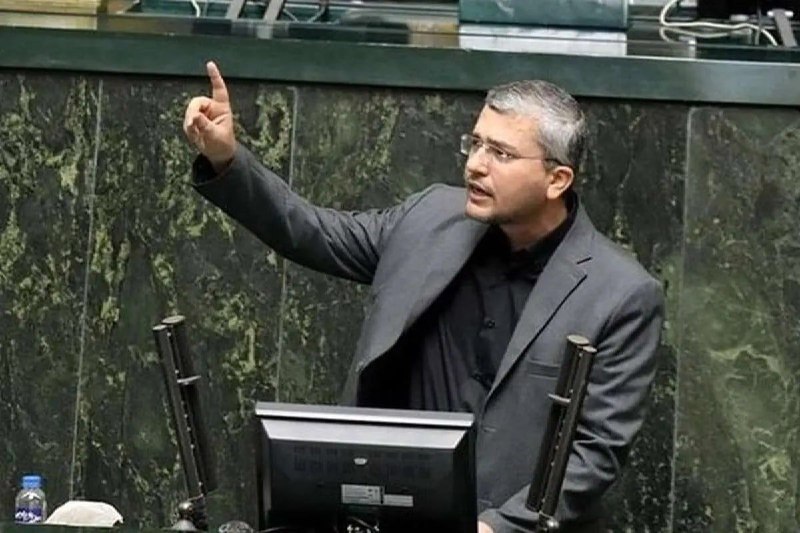 📞بیسیم چی 👣: 🔻آقای ابراهیم رضایی، سلاماین پیام را اینجا می‌نویسم، به امید آن‌که به دست شما برسد.🔴به شهادت گوش‌هایم، از زبان مبارک رهب