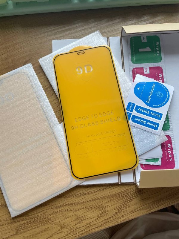 Продам 2 защитных стекла для IPhone 12 Pro, по 8 лари — фото 1