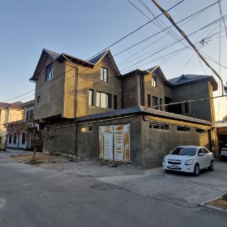 Large 4-level house (basement + 2 floors + attic) - shell.