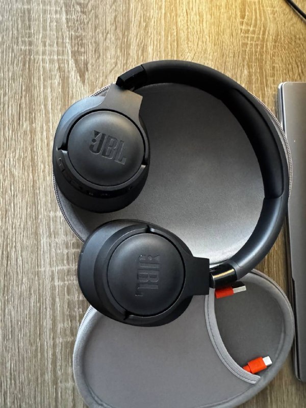 JBL Tune 770NC — беспроводные наушники с шумоподавлением — фото 1