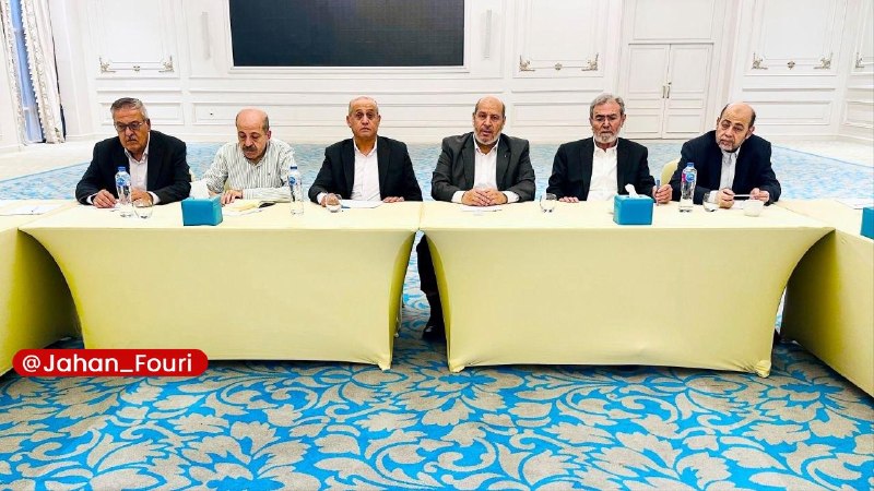جهان بینالملل فوری🌍: دیدار خلیل الحیه با رهبران گروههای فلسطینی در قاهره🔹جنبش مقاومت اسلامی حماس اعلام کرد «خلیل الحیه»، رئیس دفتر سیاسی این
