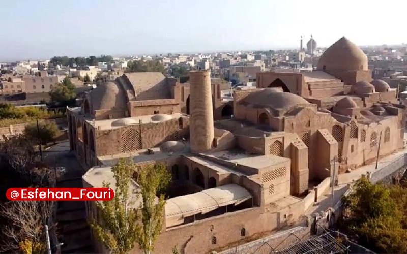 اصفهان فوری: شهرستان اردستان پیشتاز در حوزه انرژی خورشیدیمعاون هماهنگی امور عمرانی استانداری اصفهان اعلام کرد:🔹شهرستان اردستان با فاص