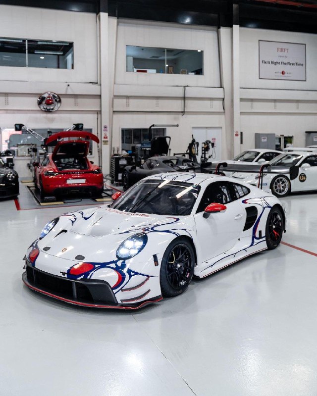 Porsche 992 GR3R 2