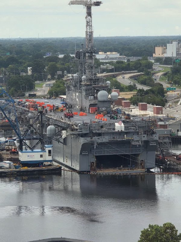 مجله نظامی ایران: 🔻پایان اورهال ناو آبی خاکی/ بالگردبر USS Bataan (LHD 5) Wasp-class🔹تصویری جدید از ناو آبی خاکی/ بالگردبر USS Bataan (LHD