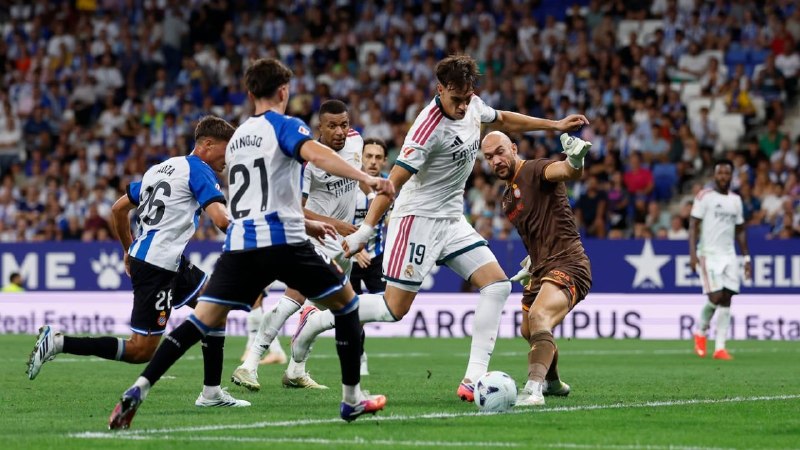 RealMadridFarsi: مانولو تنها کسی بود که این اتفاق رو پیش‌بینی کرده بود/ یادداشت ایوان مولرو در آاس🟡در حالی که در مادرید همه نگاه‌ها به مو