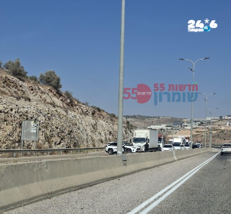 🇮🇱 עדכון: כביש 5 נפתח לתנועה, אך מורגש עומס כבד לכיוון מערב. 》כמו כן, בשעה 16:00 יחלו חסימות כבישים בהפגנ…