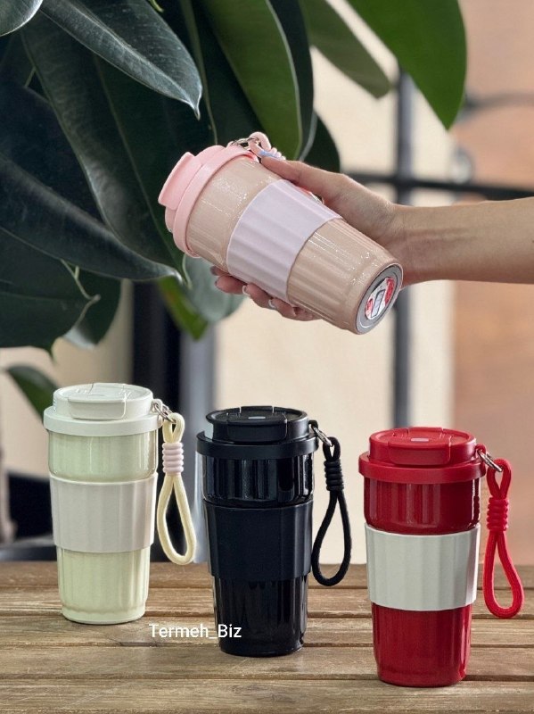 Termeh_Biz: 👍 فلاسک کد f99🔻حجم : 1000 ml🔻استیل 316🔻ابعاد : 17,5*6,5*8 cm🔻دارای جعبه تک🔻📦۵۰ عدد🔻قیمت : ۱/۰۵۰/۰۰۰ ت🔗آیدی ادمین:@termeb