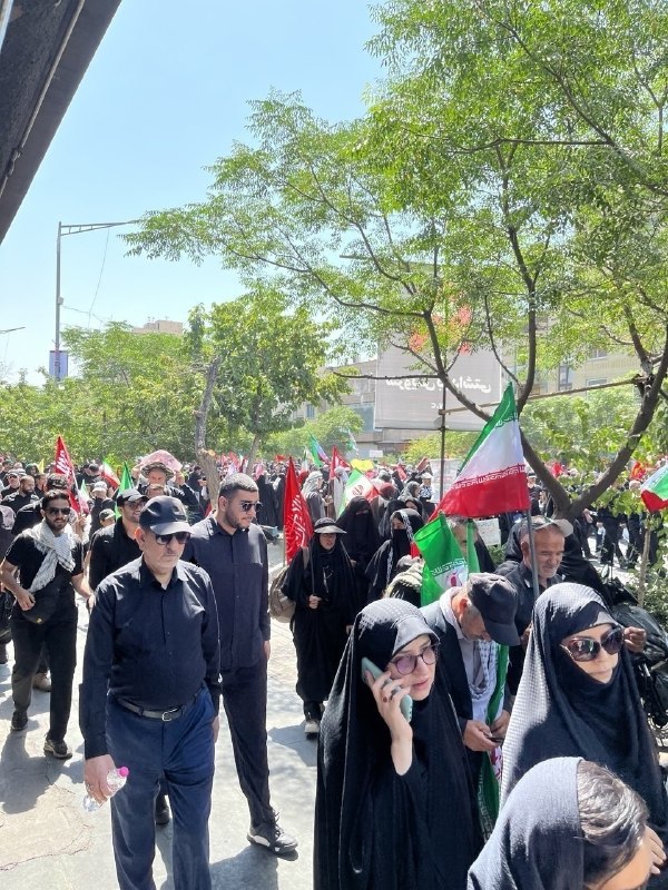 נוכחותו של Ishaq Jahangiri בטקס הלוויה של מנהיג האומה ההרוגה