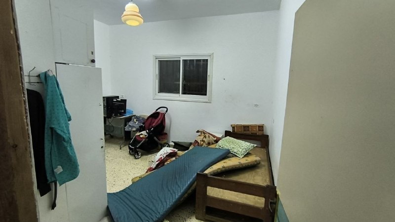 כוחות ישראל של ישראל I משחיתים בית פלסטיני כשהם מסתערים על העיירה יאסיד, מצפון לשכם בגדה המערבית .