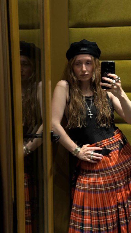 Сдала ключи от старой квартиры и скажу так — съехала к счастью!Как минимум, мой гардероб отлично смотрится в новом интерьере. Вердикт таков:—  эта квартира вписывается в мой образ 😤🤣Сдала ключи от старой квартиры и скажу так — съехала к счастью!Как минимум, мой гардероб отлично смотрится в новом интерьере. Вердикт таков:—  эта квартира вписывается в мой образ 😤🤣