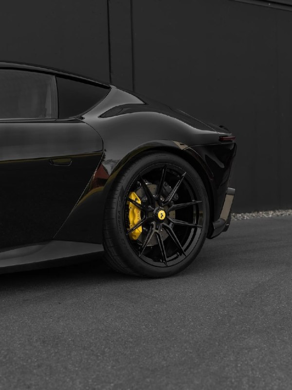 Ferrari 12Cilindri 3