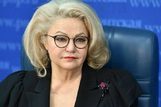 Глава комитета Госдумы по защите семьи Нина Останина предложила «изучить вопрос о целесообразности» возвращения уголовной ответственности за первые побои в отношении близких родственников, существовавшей до 2017 года. Фото запросов в Верховный суд, МВД и к