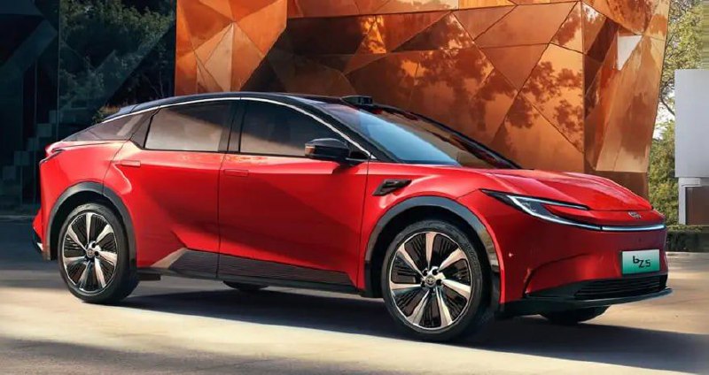 Toyota bZ5 вышел в серию с батареями BYD и пробегом до 630 км