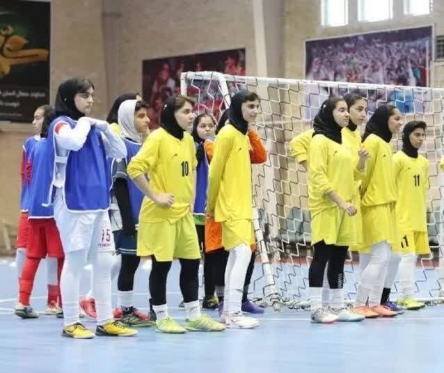کرمان نو: 🔸دعوت ۲ فوتسالیست کرمانی به اردوی تیم ملی زیر ۱۷ سال دختران🔹اردوی آمادهسازی تیم ملی فوتسال دختران جوان برای حضور در الم