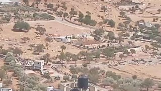 מתנחלים מסתערים על פאתי הכפר ברקה, מזרחית לרמאללה