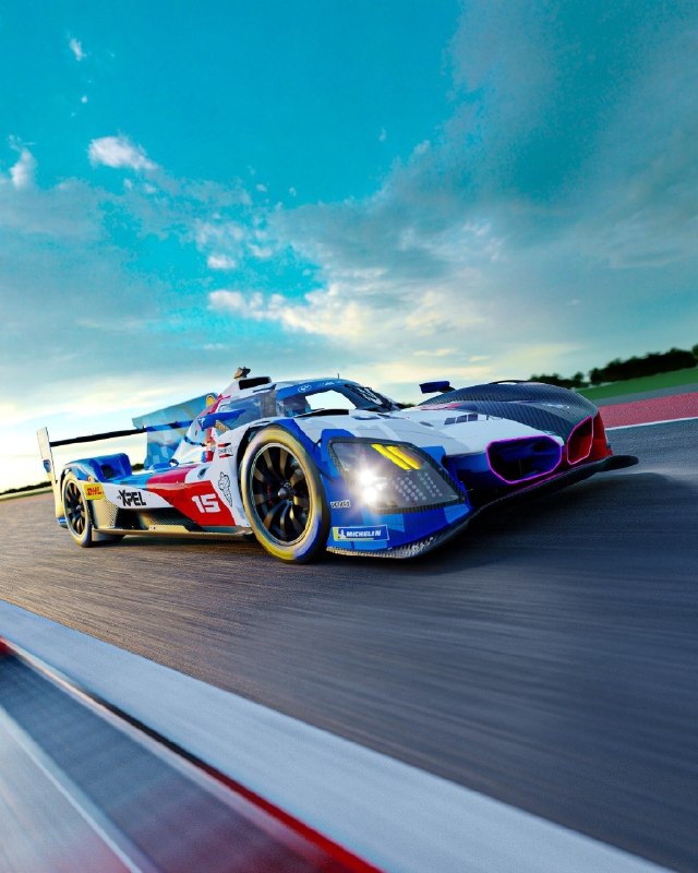 BMW M Hybrid V8 под номером 15 выходит на первый план в сезоне FIA WEC 2026 года – смелый в синих, к 2