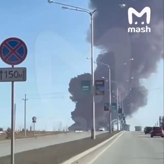 До трёх человек увеличилось количество погибших при взрыве на заводе в Нижнекамске. Пострадали 58 сотрудников.По данным Mash, двое из пострадавших — пожарные. Возгорание удалось локализовать.❗ Не грузятся фото и видео? Читайте нас в MAX.