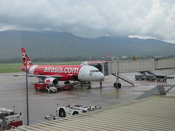 暑假出國旅遊：從東京～泰國曼谷～寮國永珍～旺陽～龍坡邦～清邁，搭長途巴士跨國自助旅行
