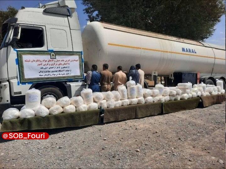 خبرهای فوری مهم 🔖: ضربه سنگین پلیس به یکی از بزرگ‌ترین باندهای قاچاق شیشهسخنگوی پلیس:🔹یکی از بزرگ‌ترین باندهای قاچاق مواد روان‌ گردان، از ن