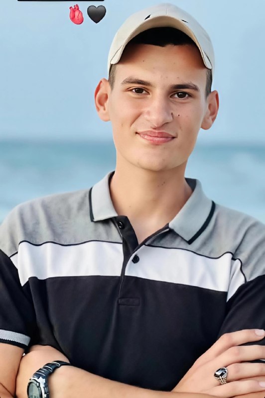 ההרוג יאסר מחמוד אבו אל-ח'יר, שהופגז במטוסי כיבוש על קבוצת פלסטינים בשכונת אל-עמל, בעיר ח'אן יונס.
