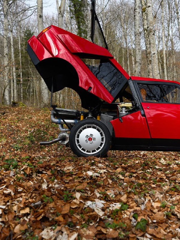 Lancia Delta S4 Stradale 9