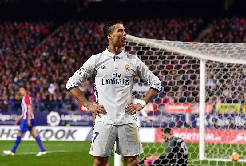 رئال مادرید | Real Madrid: 🚨🎙| دیومانده:"کریستیانو رونالدو الگوی منه."🤩"وقتی به تمرین میرم، به عکساش نگاه میکنم؛ اون عکسا همهچیز رو میگن.نحوه ر