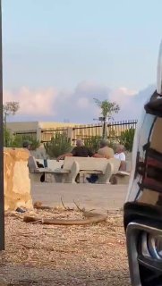 🚨מל"ט ישראלי פולש ל"קופי פריידי" ועף מעל ראשיהם של אזרחים בזמן שהם יושבים בזאוטאר.