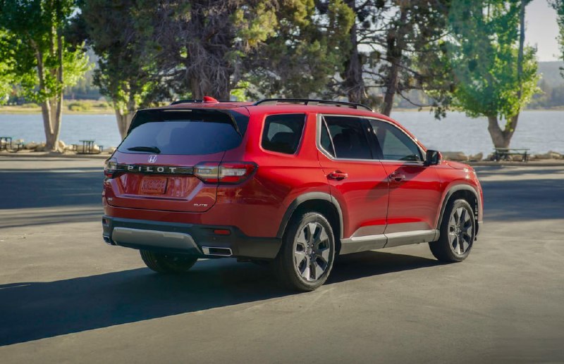 В США дебютировала обновленная Honda Pilot 2