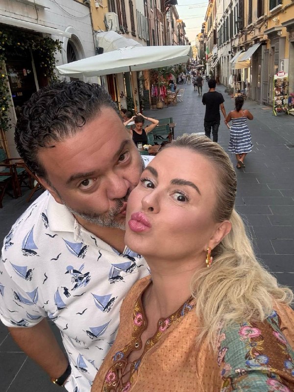 Анна Семенович наслаждается Италией вместе с любимым Денисом Шреером ❤️ А Анька-
