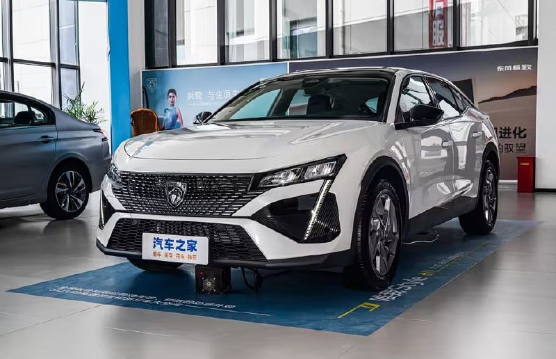 Peugeot обновила в Китае купе-кроссовер 408X 1