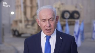 הפושע של נתניהו: צה"ל מוכן גם להגנה וגם להתקפה. אני מזהיר את אויבינו, אתם תספגו מכה לא פרופורציונלית וחזקה…