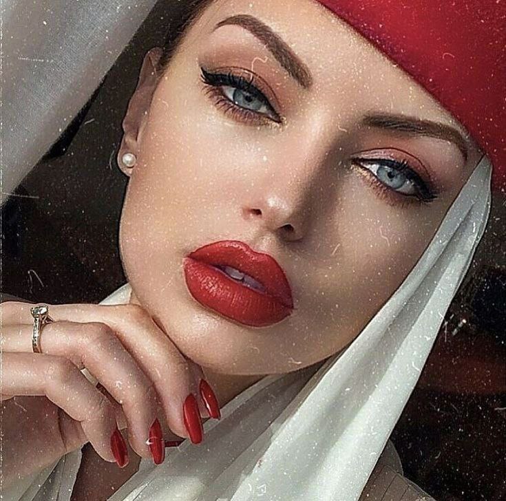 🌞 Goonesh post 🌞: شراب چشم هایت تاک را از ریشه خشکاندهزمین می سوزد از بدمستی خورشید در چشمت@gooneshpost